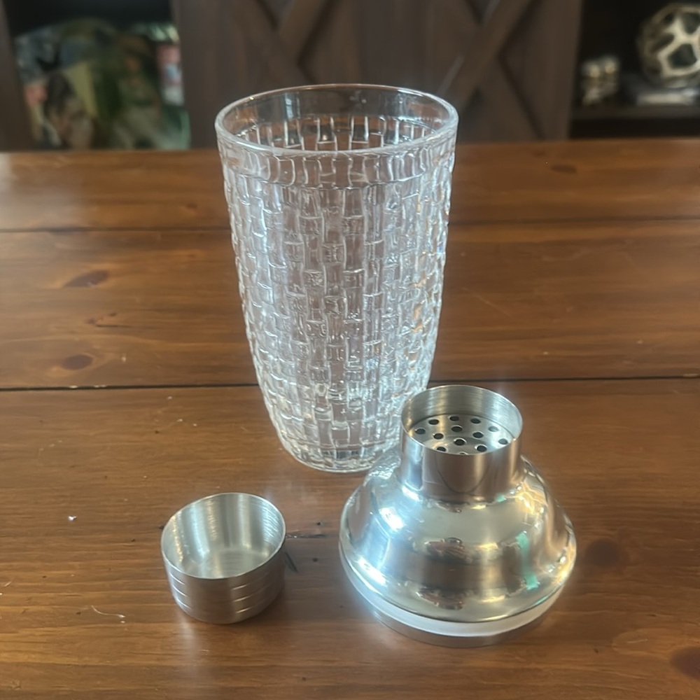 Cocktail Shaker - Picture 2 of 2